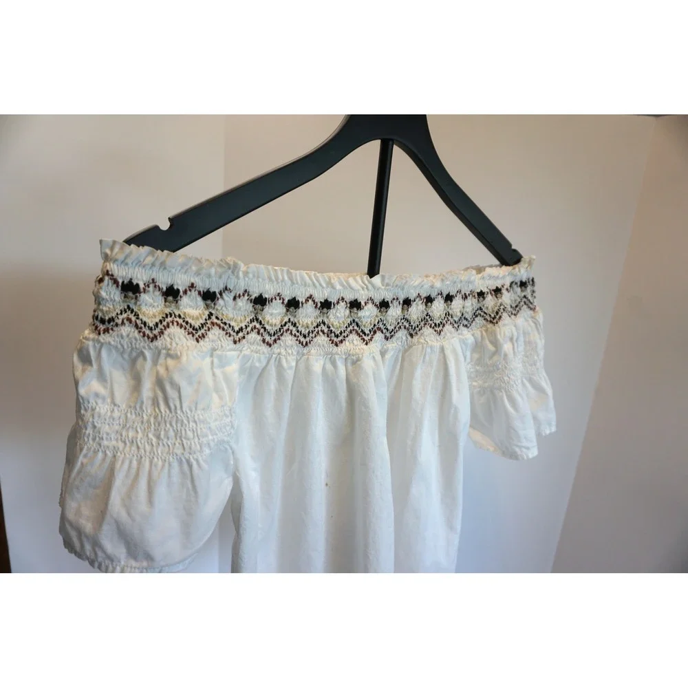 Old Navy White Cotton Embroidered Smocked Off Shoulder Peasant Blouse Small